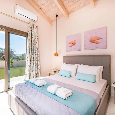 Villa Levanta By